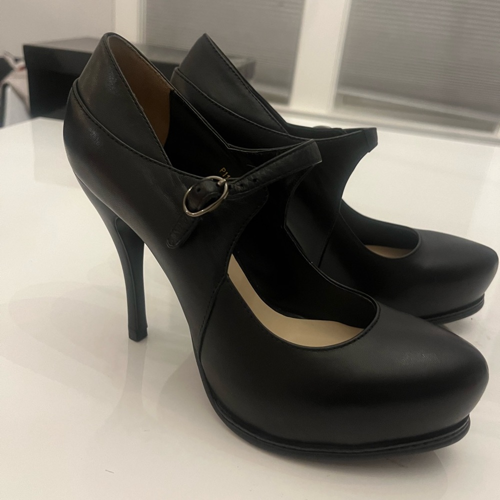 Leather Mary Jane heels 7-7.5